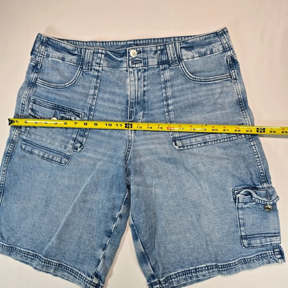 American Eagle Womens 16 Cargo Denim Shorts Light Wash Stretch Real Good Utility